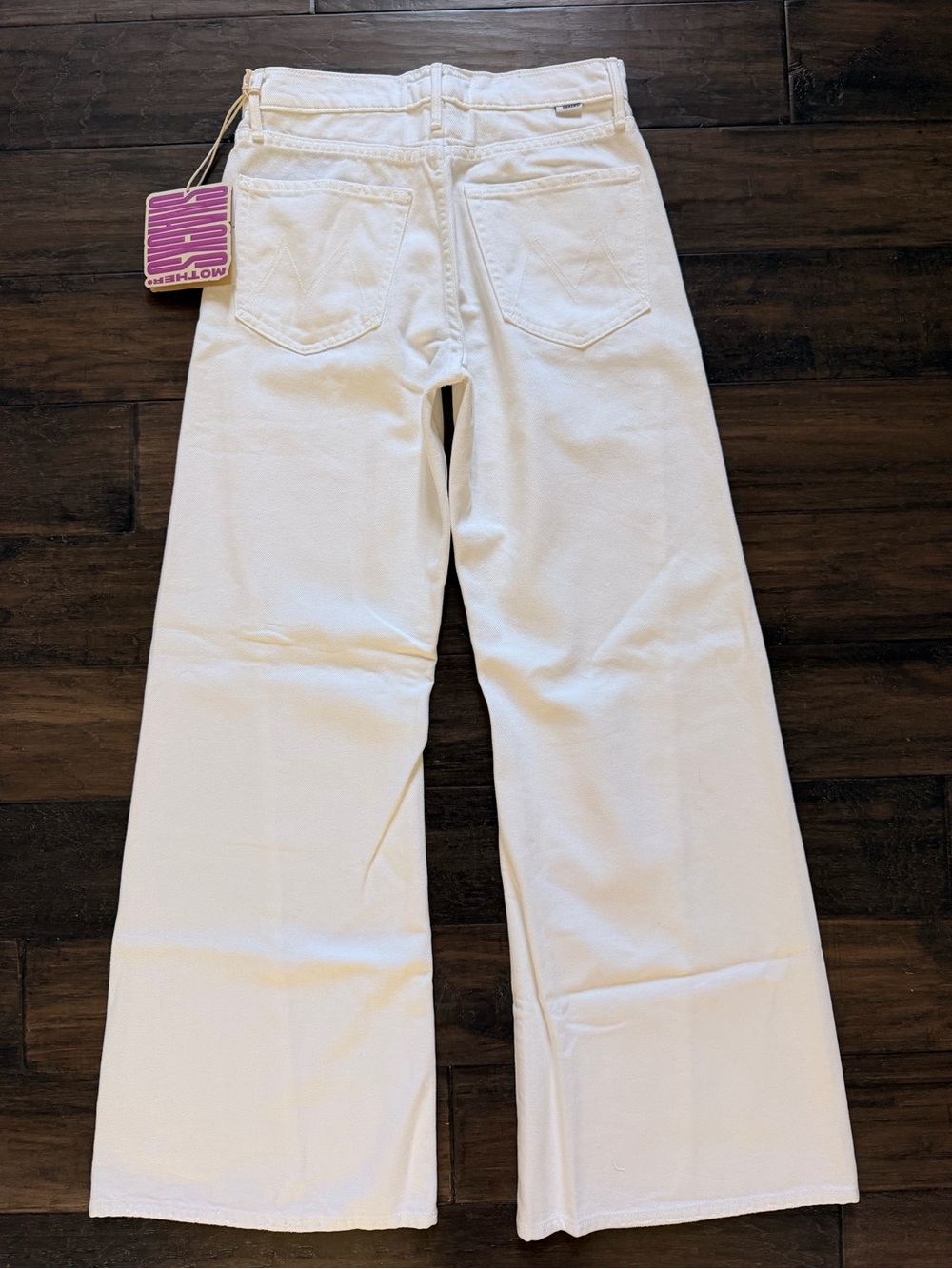 MOTHER Snacks The COOLEST EVER White Twist Flare Jeans 26 NWT $300!! - Picture 4 of 5